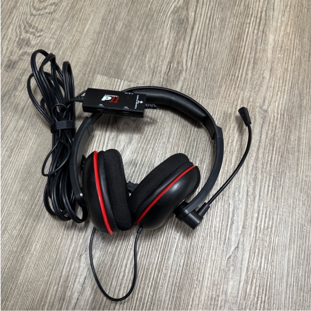 Wired Gaming Headset with Microphone - Black and Red